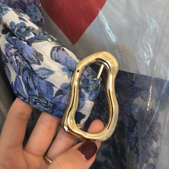 Sabina Musayev Carina Flora Dress.
Sheet top layer and belt - Picture 8 of 8